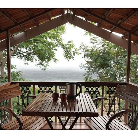 Nisarg Resort Kolhapur Buitenkant foto