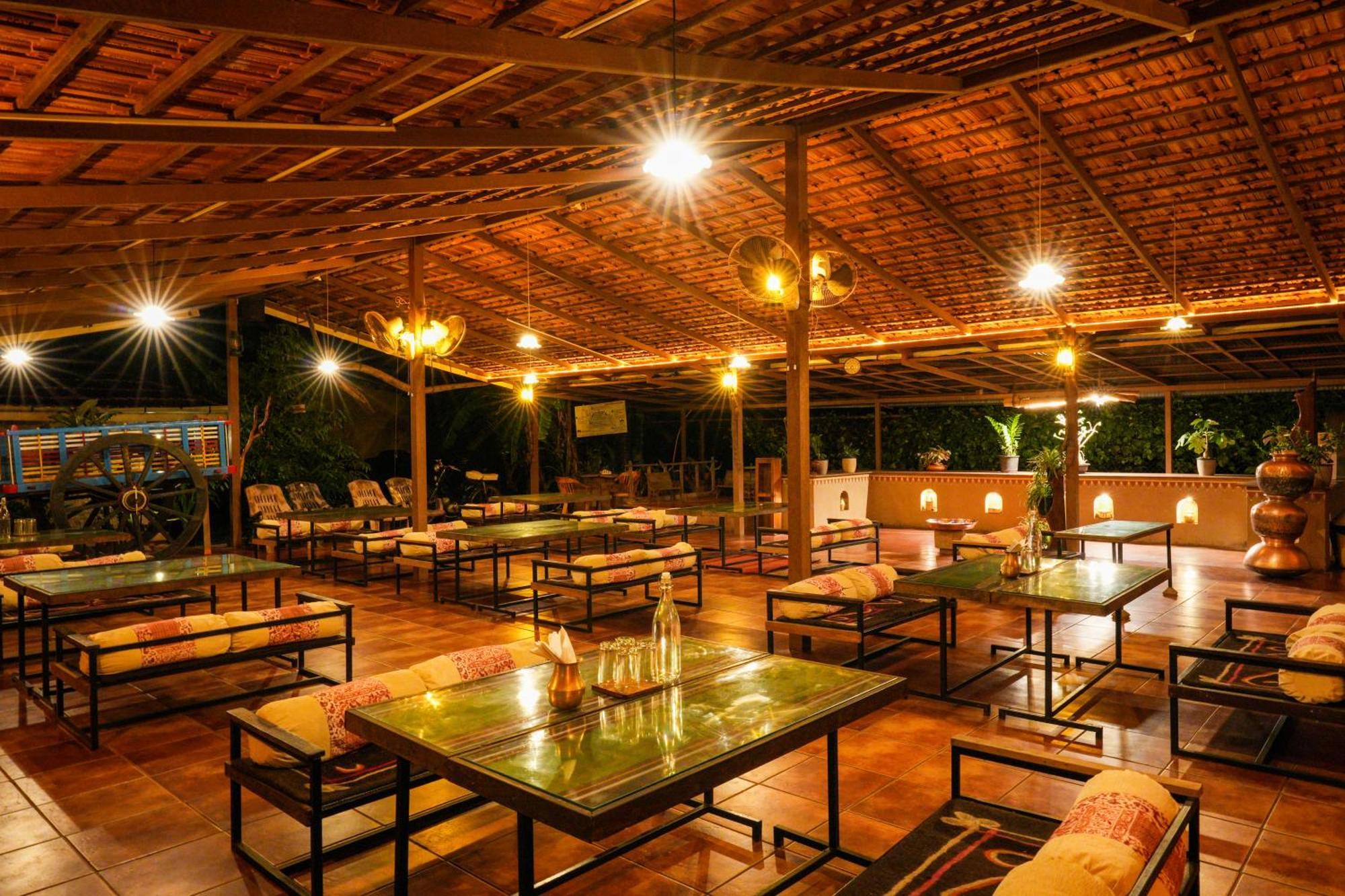 Nisarg Resort Kolhapur Buitenkant foto