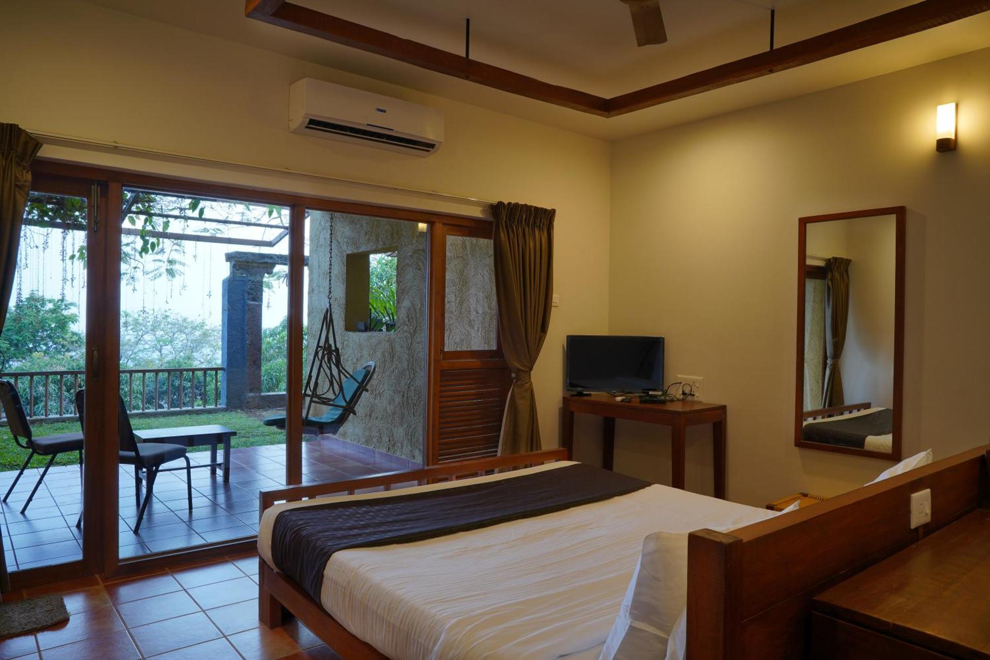 Nisarg Resort Kolhapur Buitenkant foto