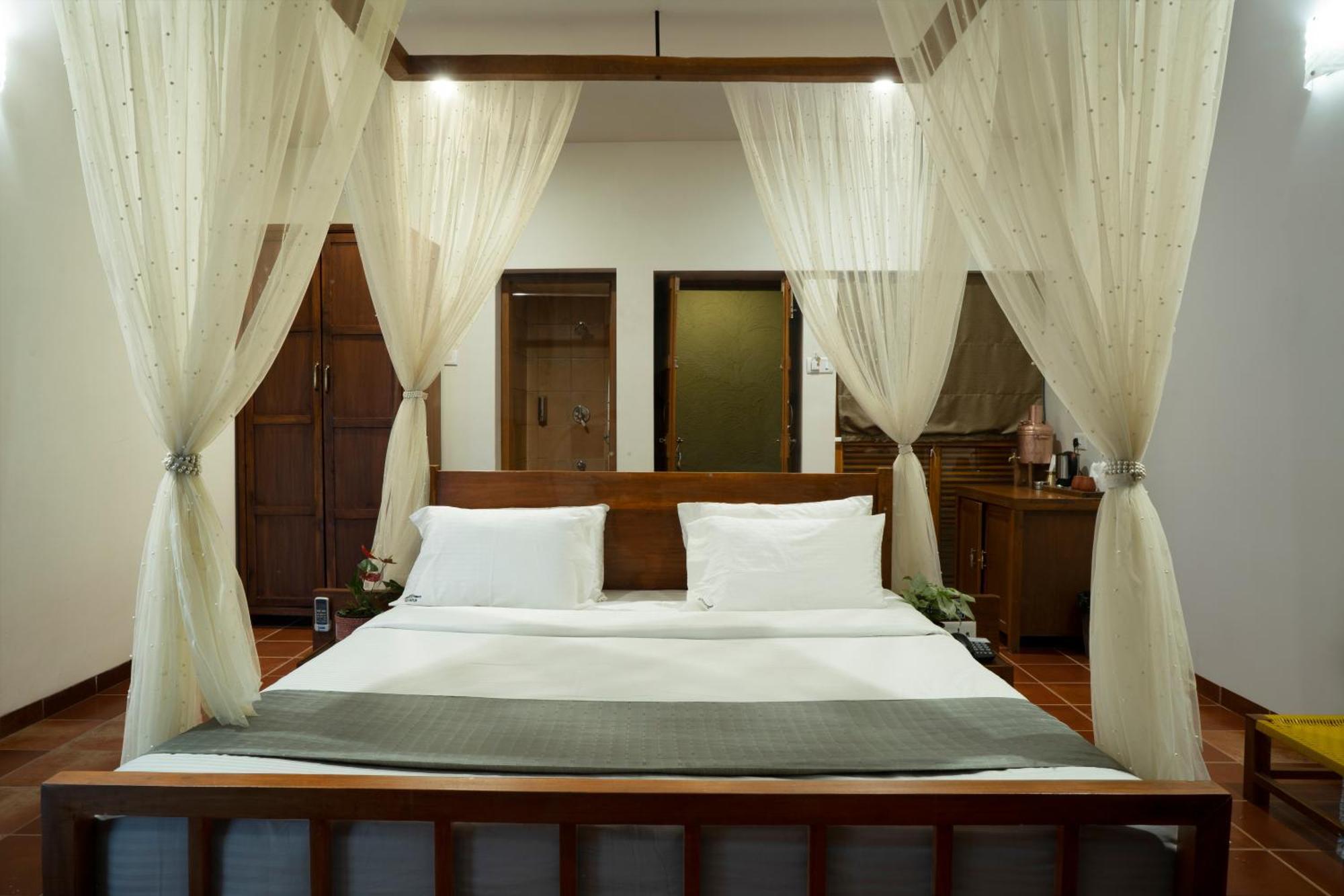 Nisarg Resort Kolhapur Buitenkant foto