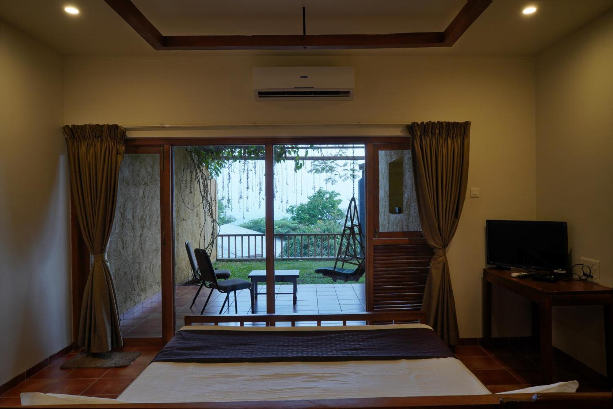 Nisarg Resort Kolhapur Buitenkant foto