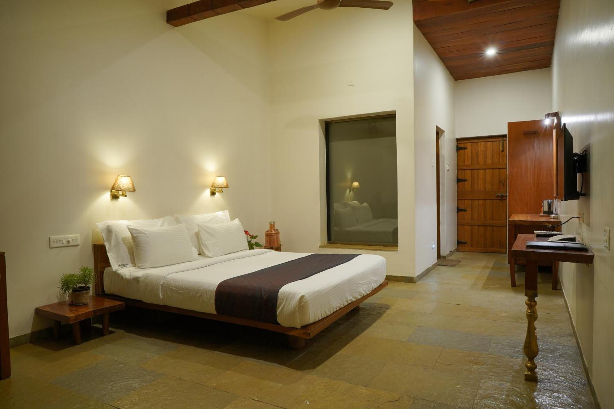 Nisarg Resort Kolhapur Buitenkant foto