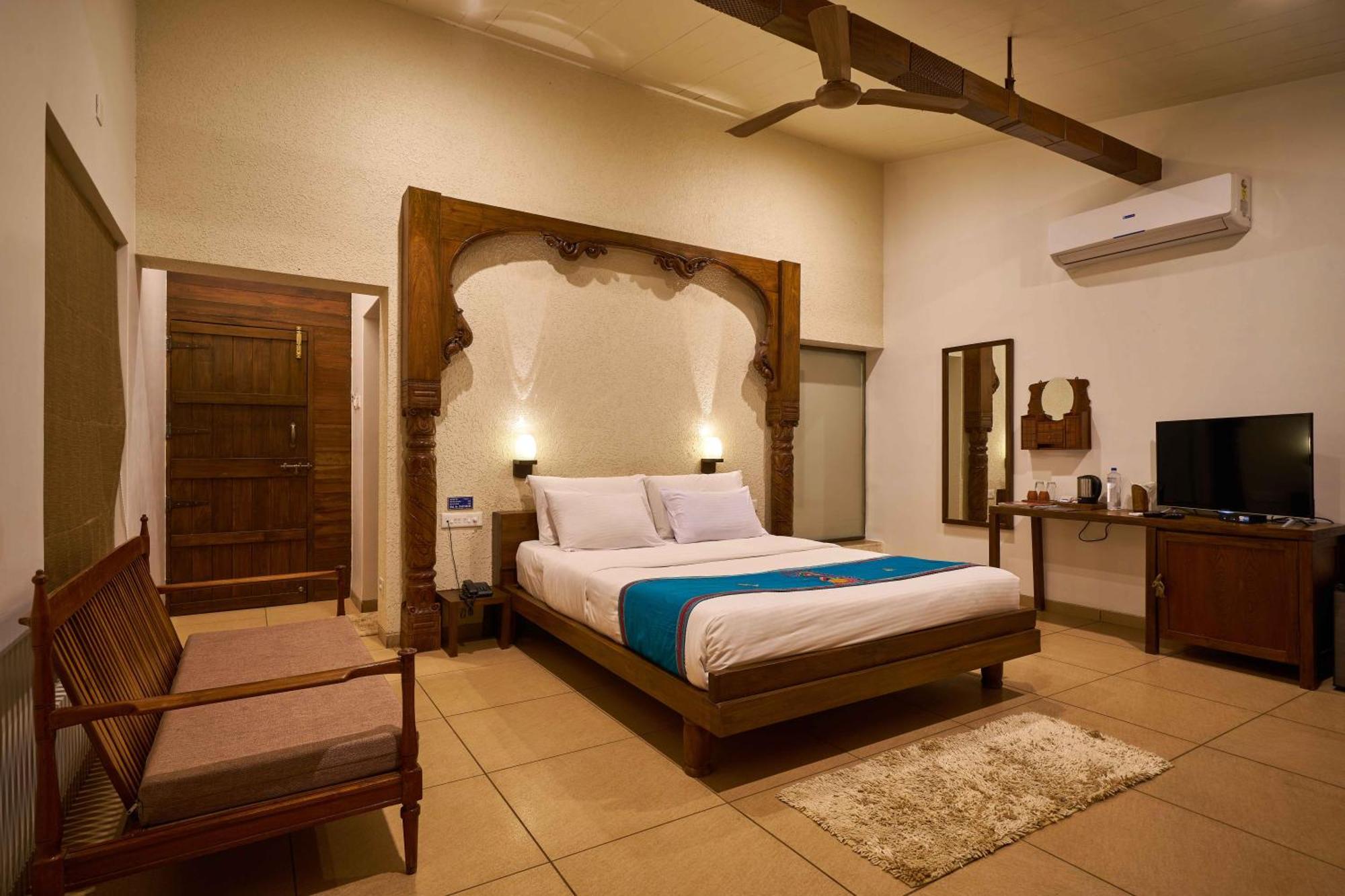 Nisarg Resort Kolhapur Buitenkant foto