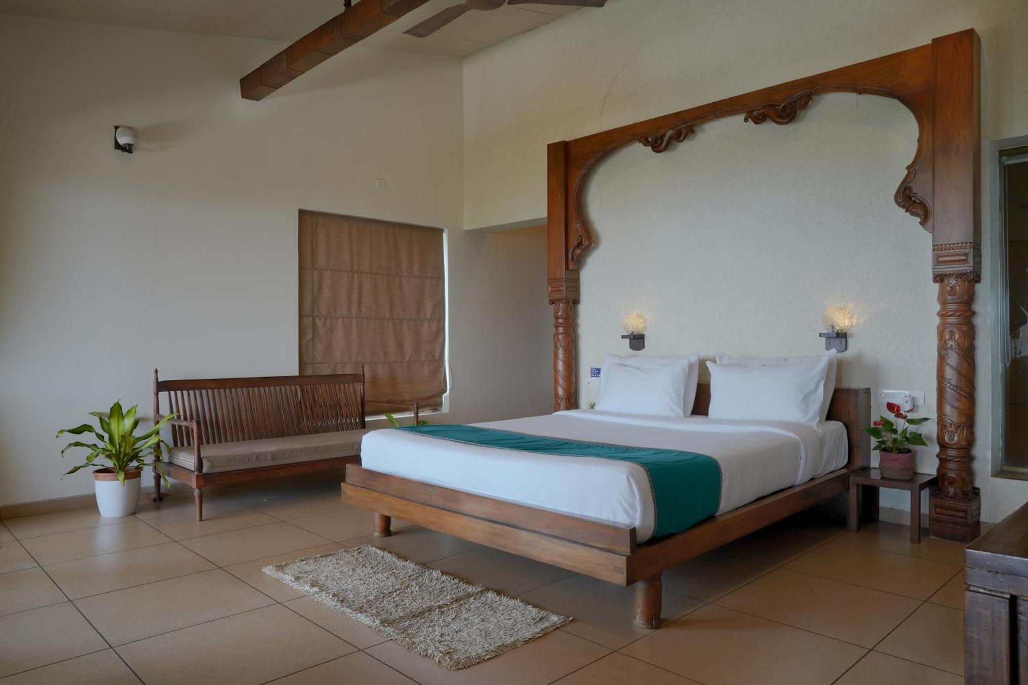 Nisarg Resort Kolhapur Buitenkant foto