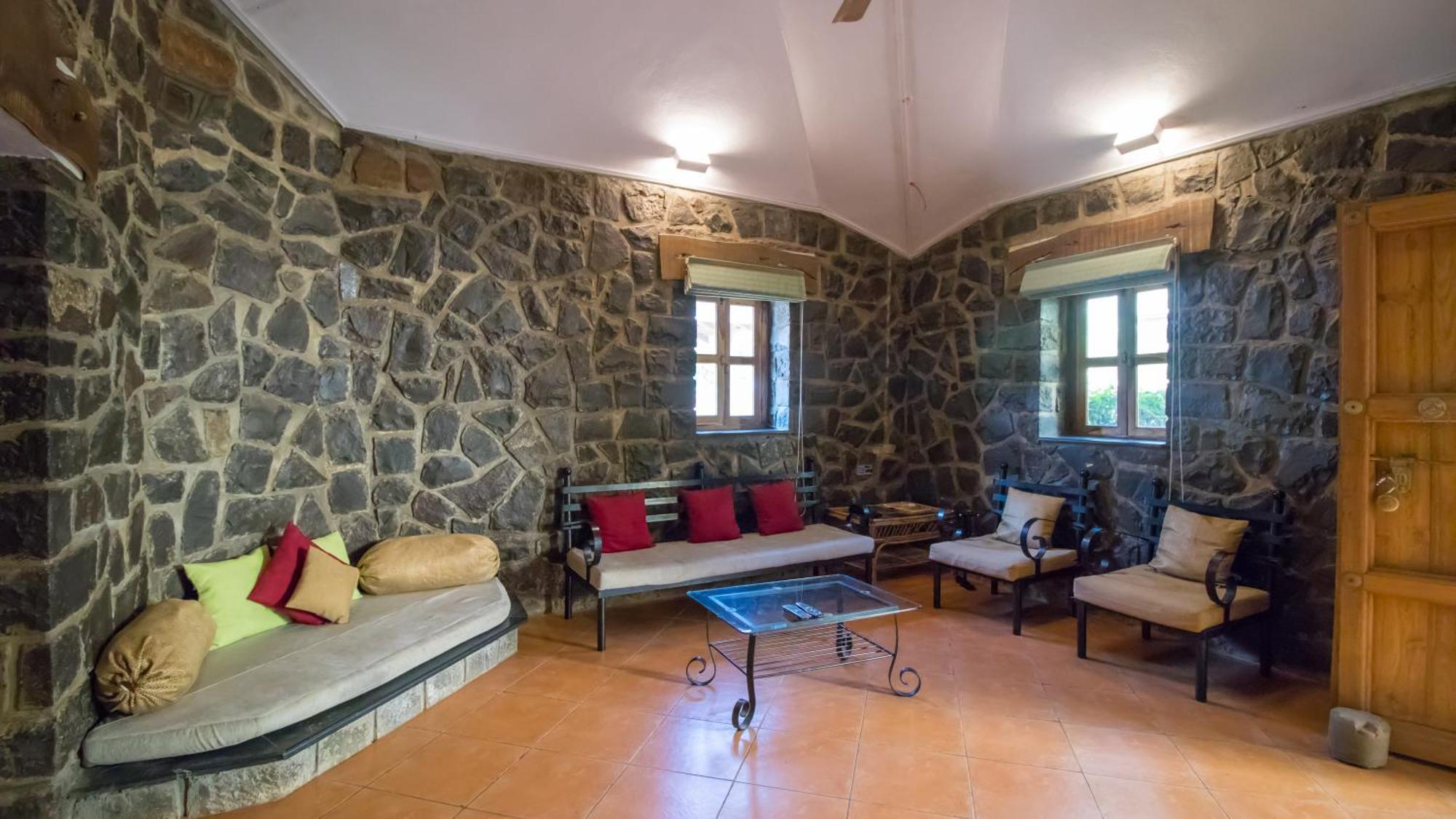 Nisarg Resort Kolhapur Buitenkant foto
